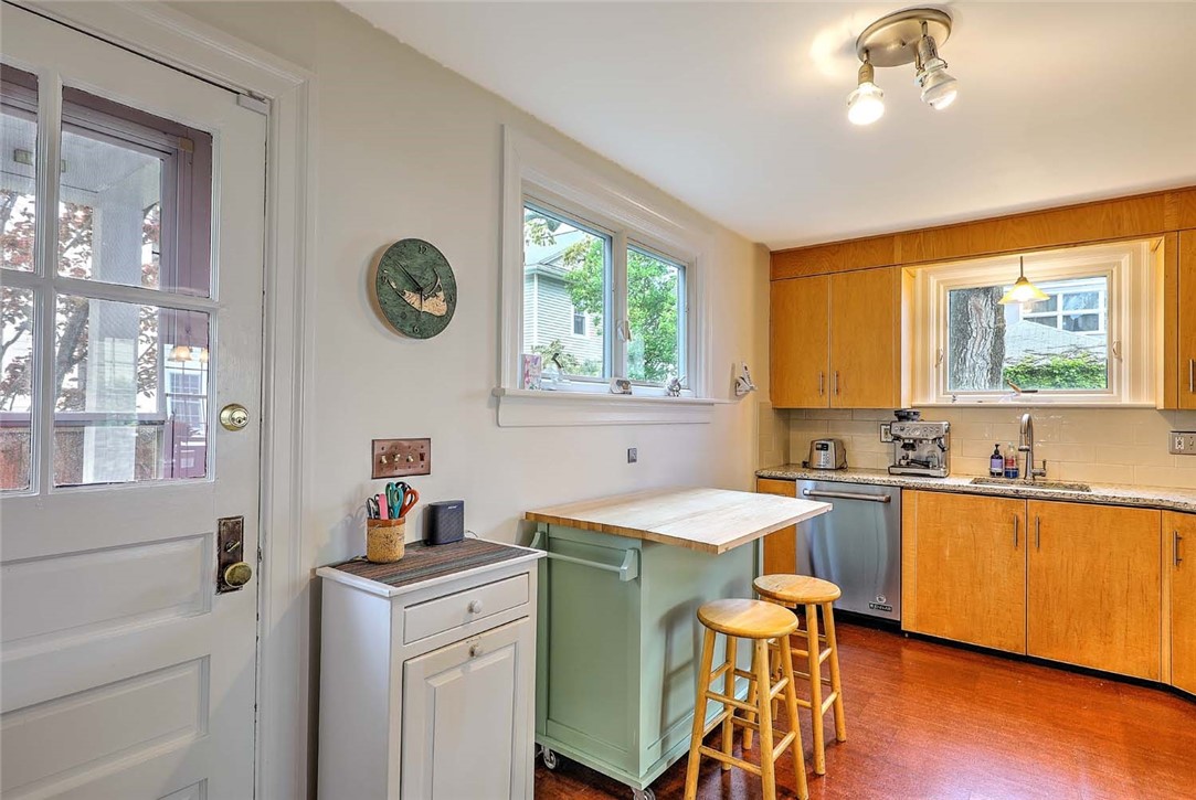 10 Clarendon Avenue