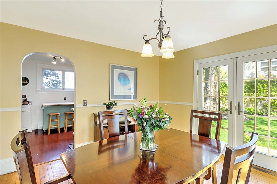 10 Clarendon Avenue