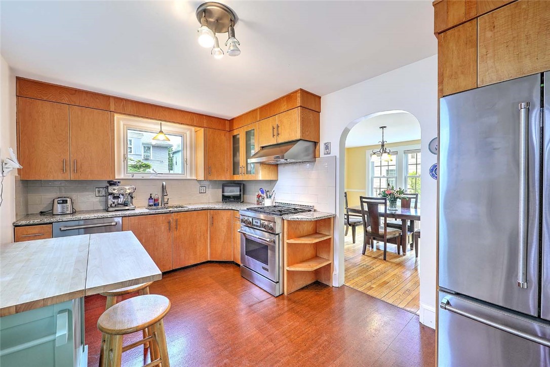 10 Clarendon Avenue