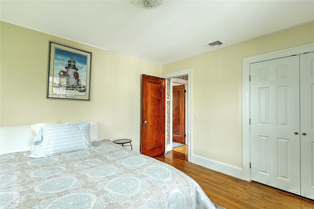 10 Clarendon Avenue