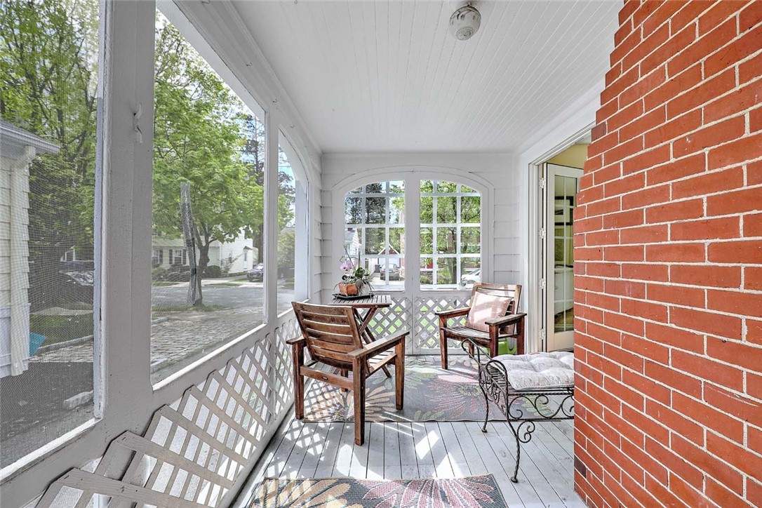 10 Clarendon Avenue