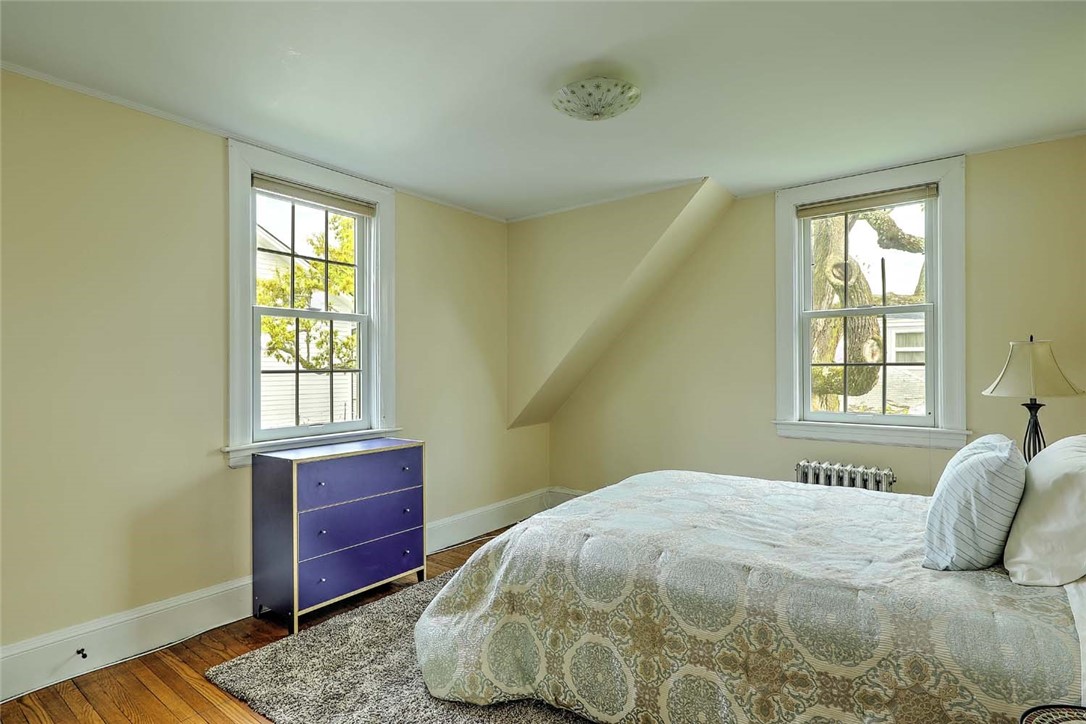 10 Clarendon Avenue