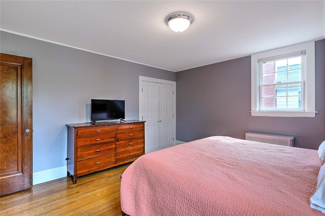10 Clarendon Avenue