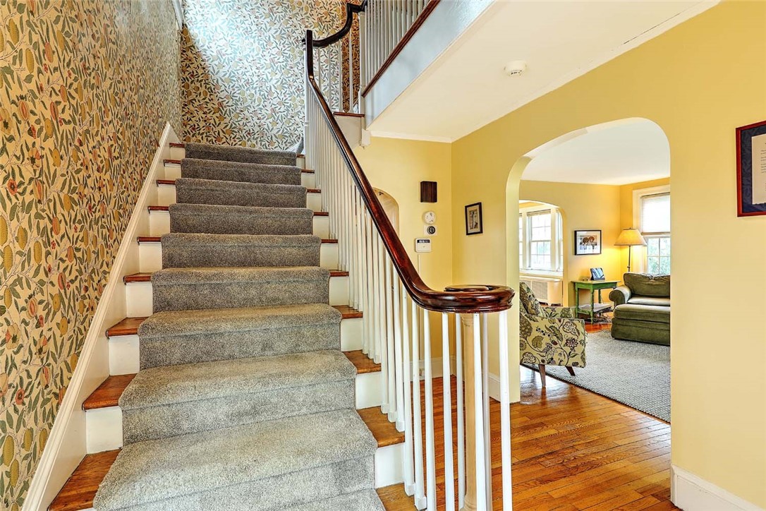 10 Clarendon Avenue