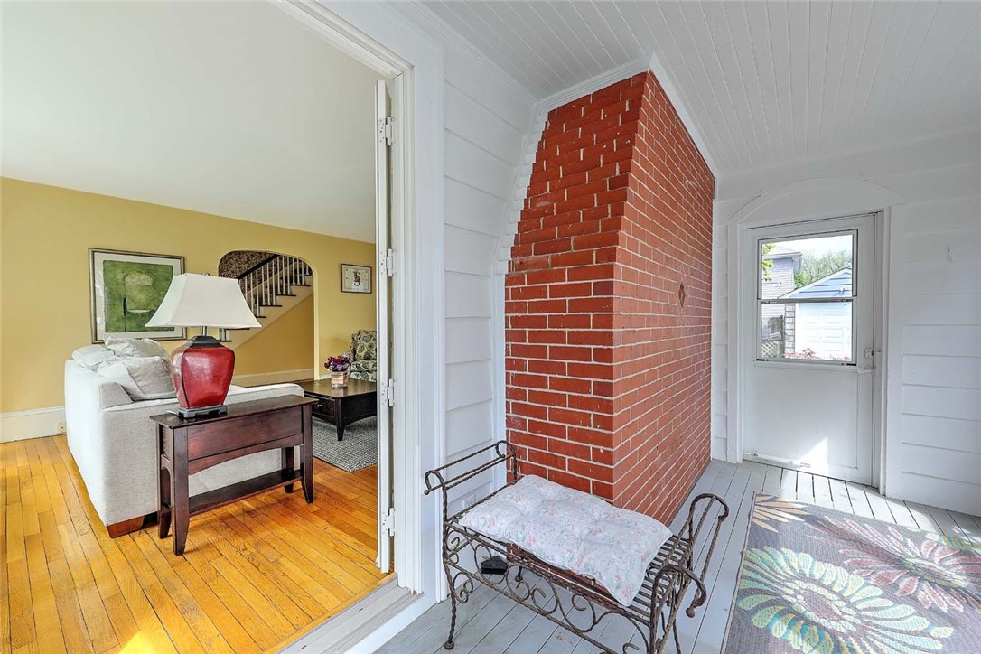 10 Clarendon Avenue