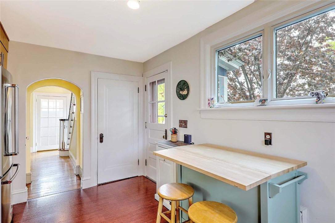 10 Clarendon Avenue