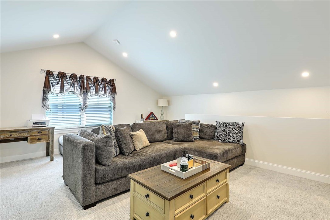 77 West Valley Circle 77