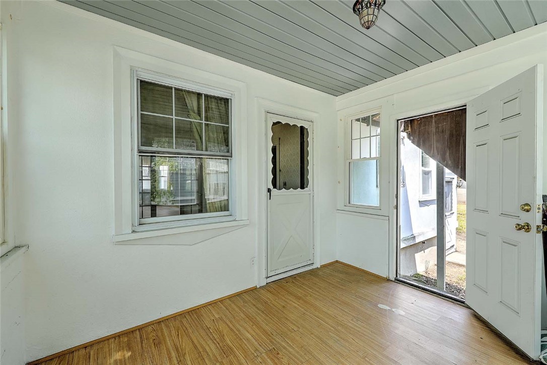 59 Colonial Avenue