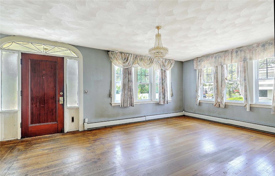 59 Colonial Avenue
