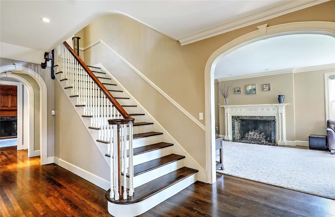9 Kenilworth Way