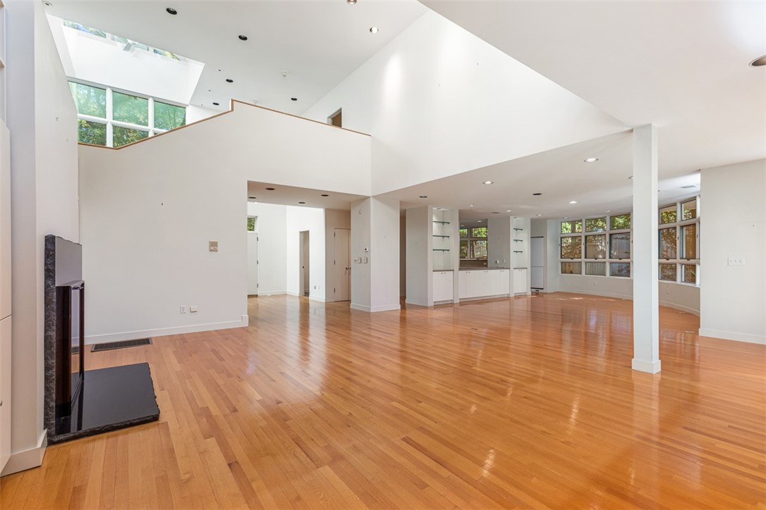 9 Oak Hill Drive