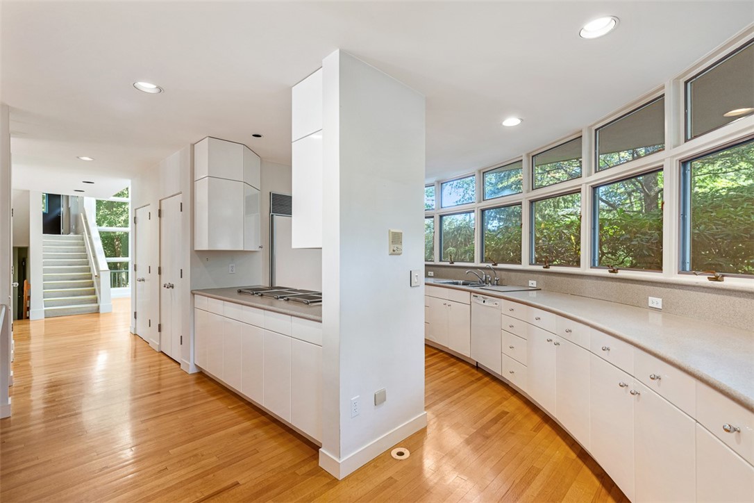9 Oak Hill Drive
