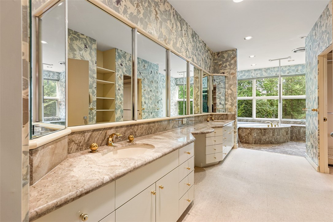 9 Oak Hill Drive