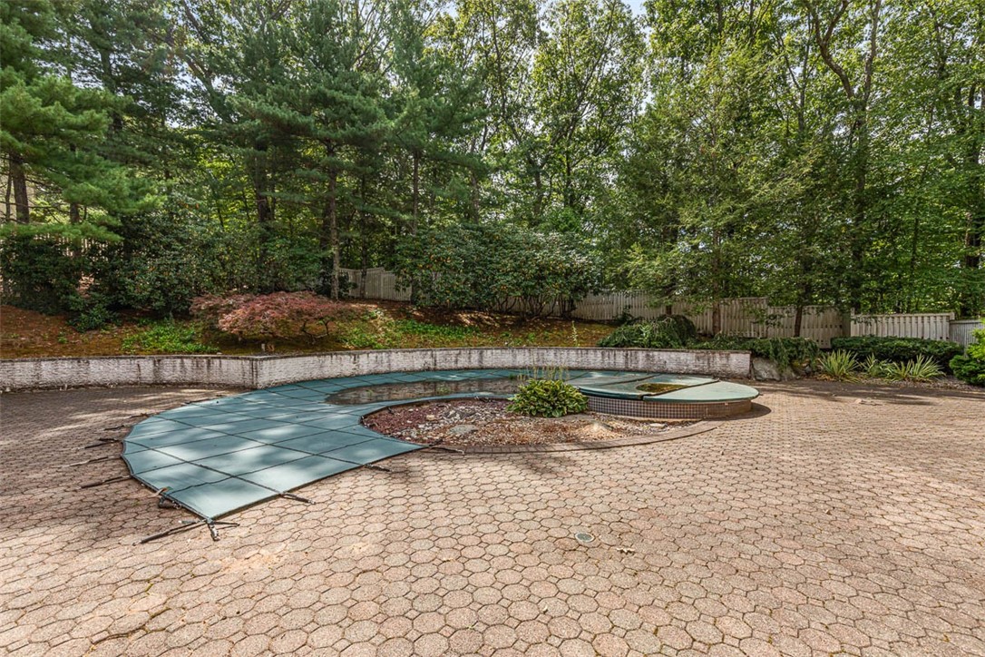 9 Oak Hill Drive