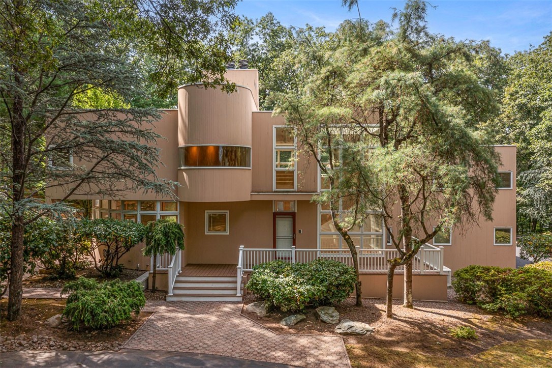 9 Oak Hill Drive