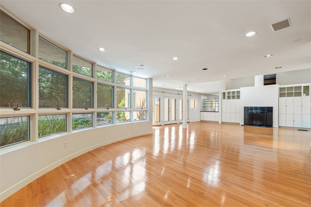 9 Oak Hill Drive