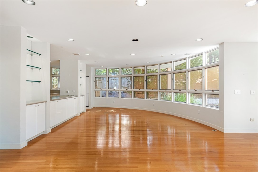 9 Oak Hill Drive