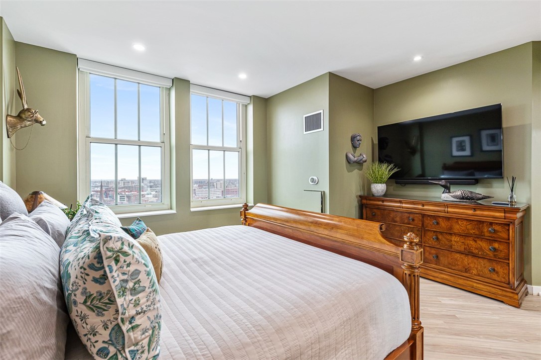 1 W Exchange Street 2103