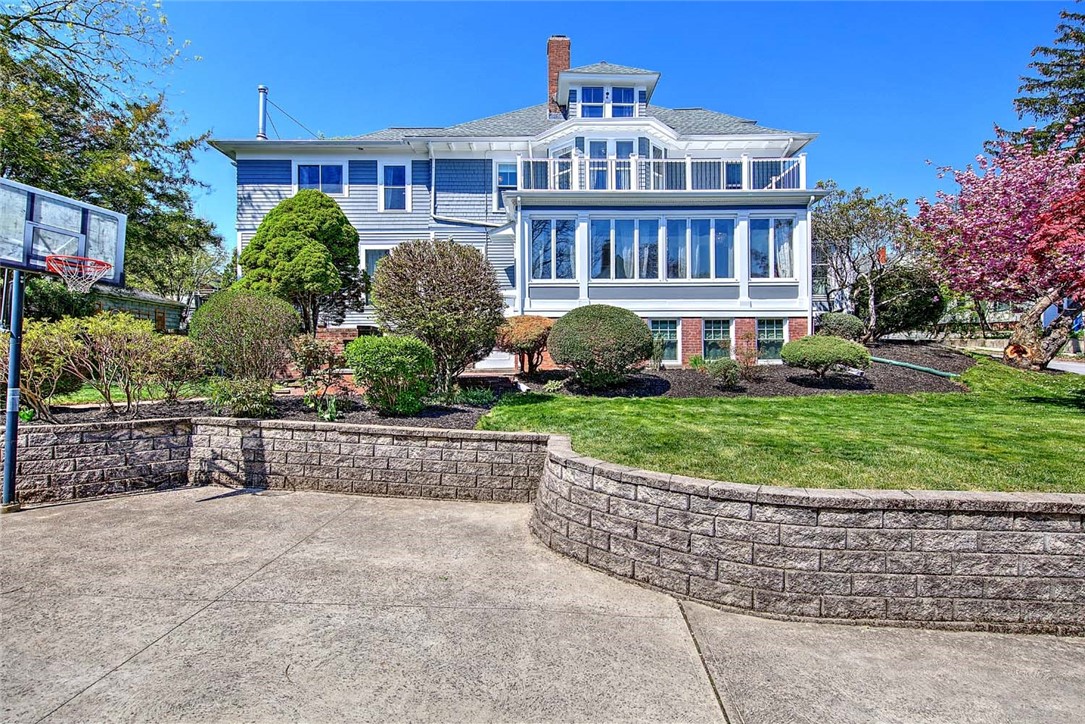 271 Doyle Avenue