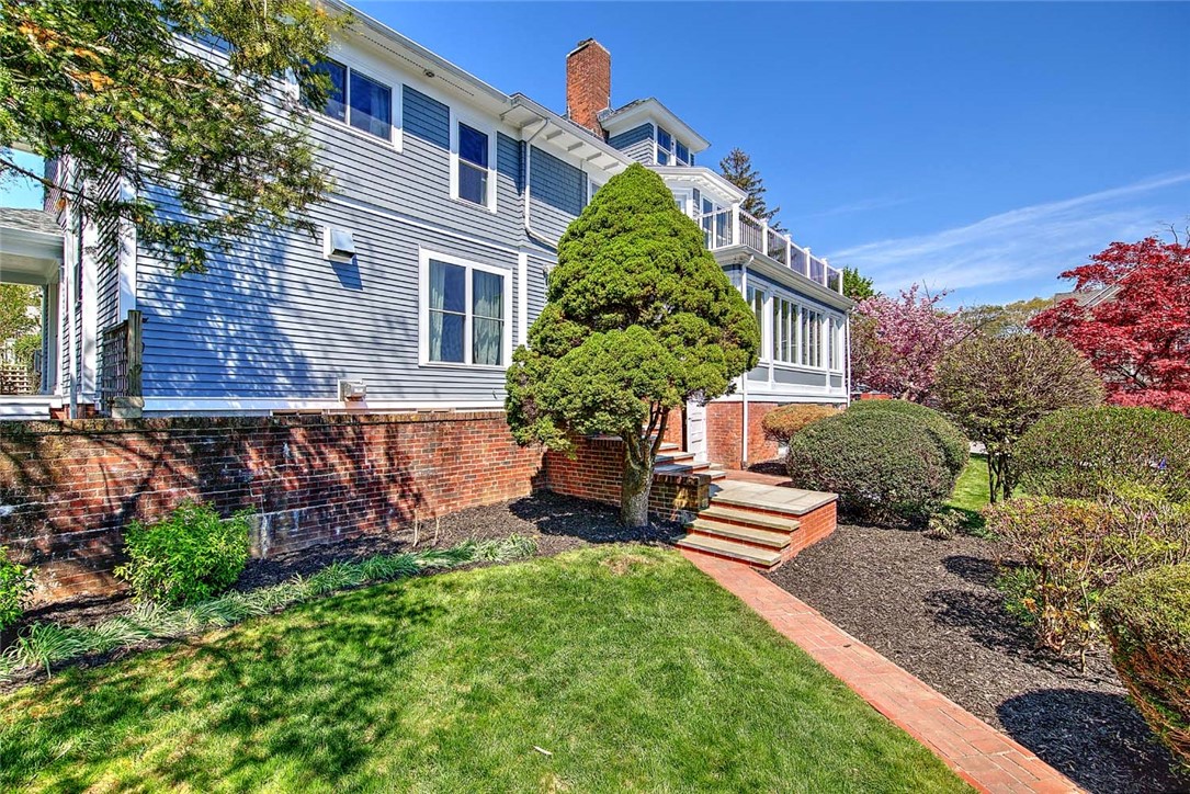 271 Doyle Avenue