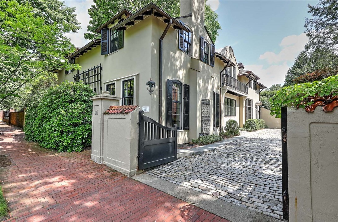 51 Manning Street