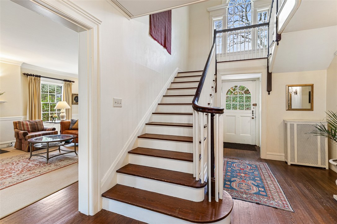 76 Freeman Parkway
