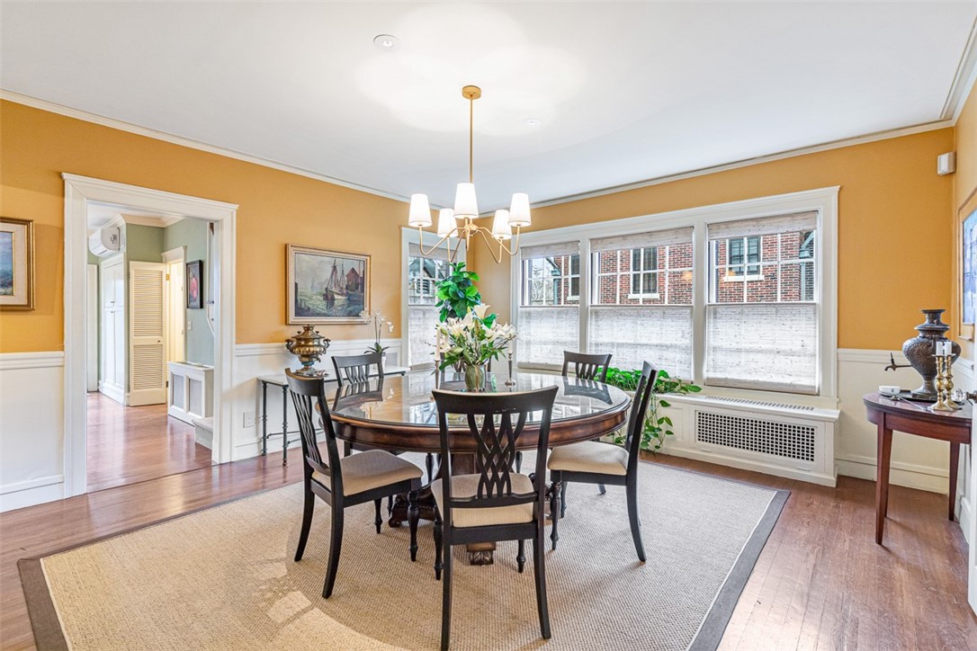 76 Freeman Parkway