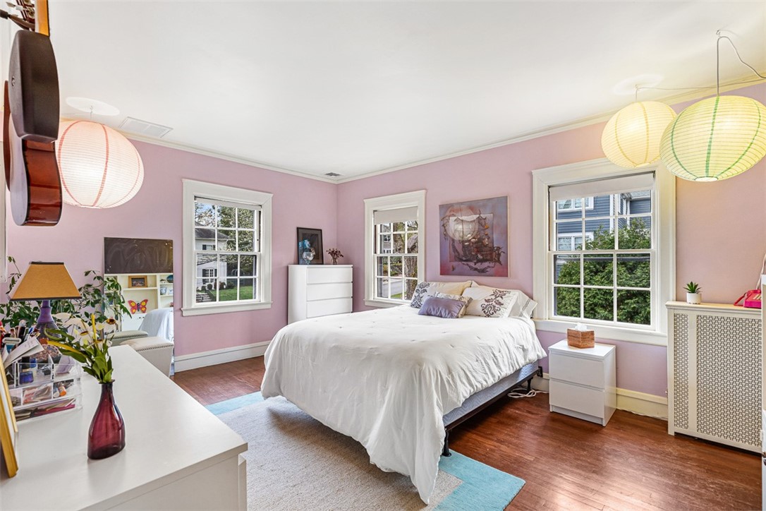 76 Freeman Parkway