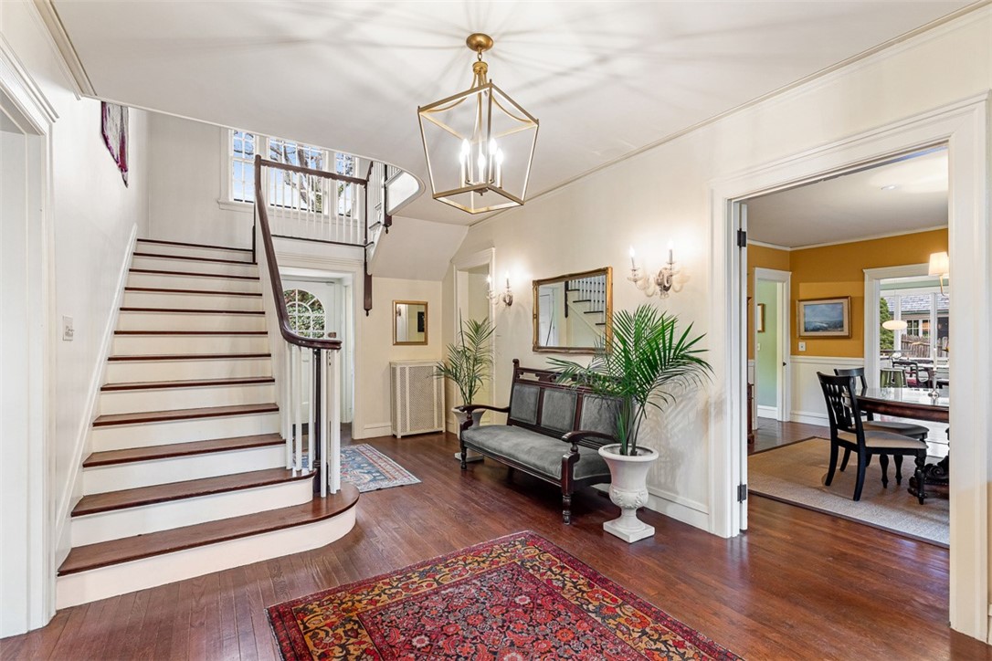 76 Freeman Parkway