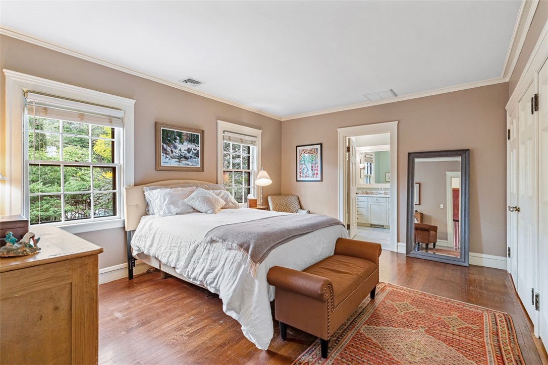 76 Freeman Parkway