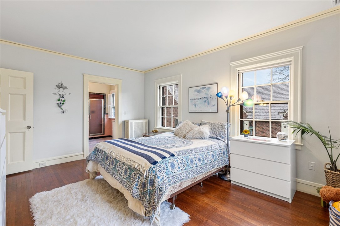 76 Freeman Parkway