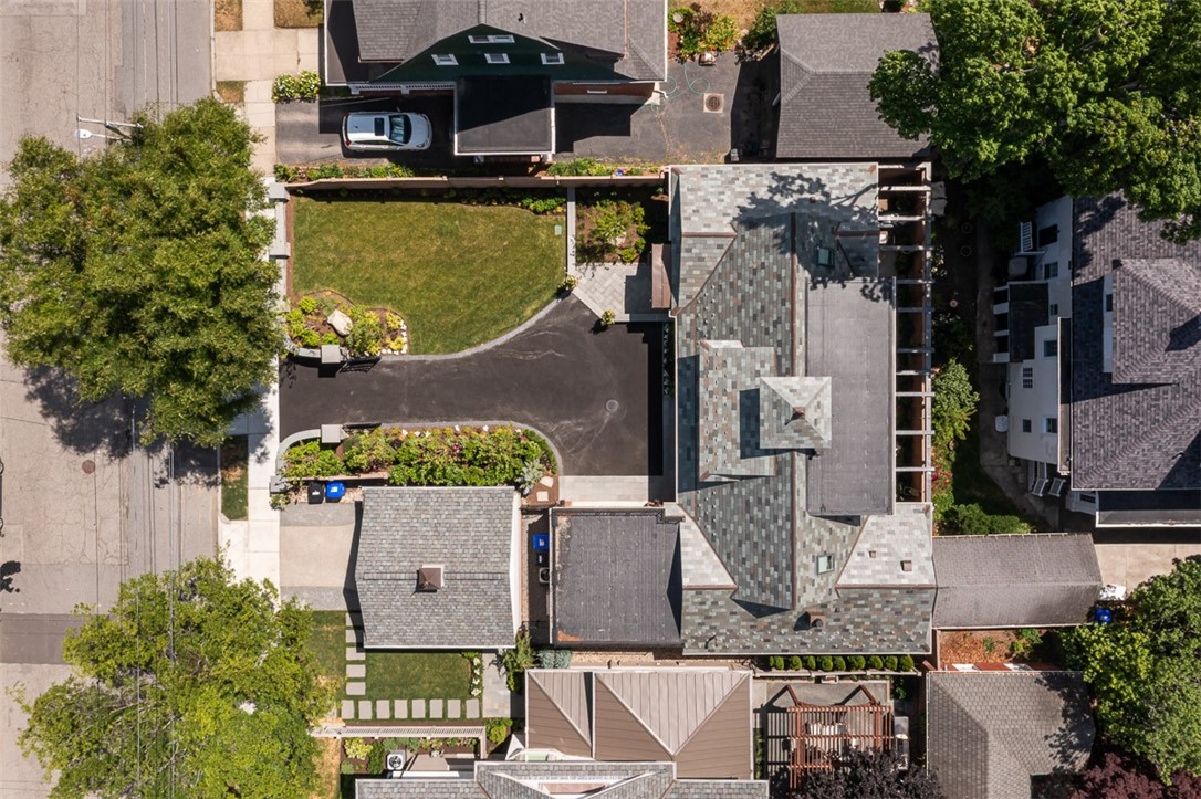 465 Lloyd Avenue