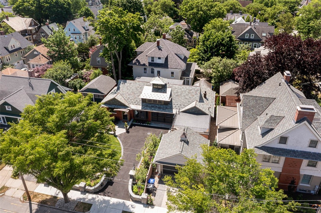 465 Lloyd Avenue