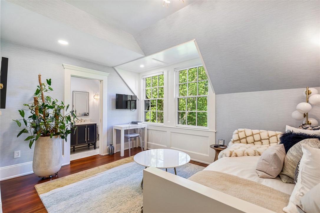 79 Clarendon Avenue