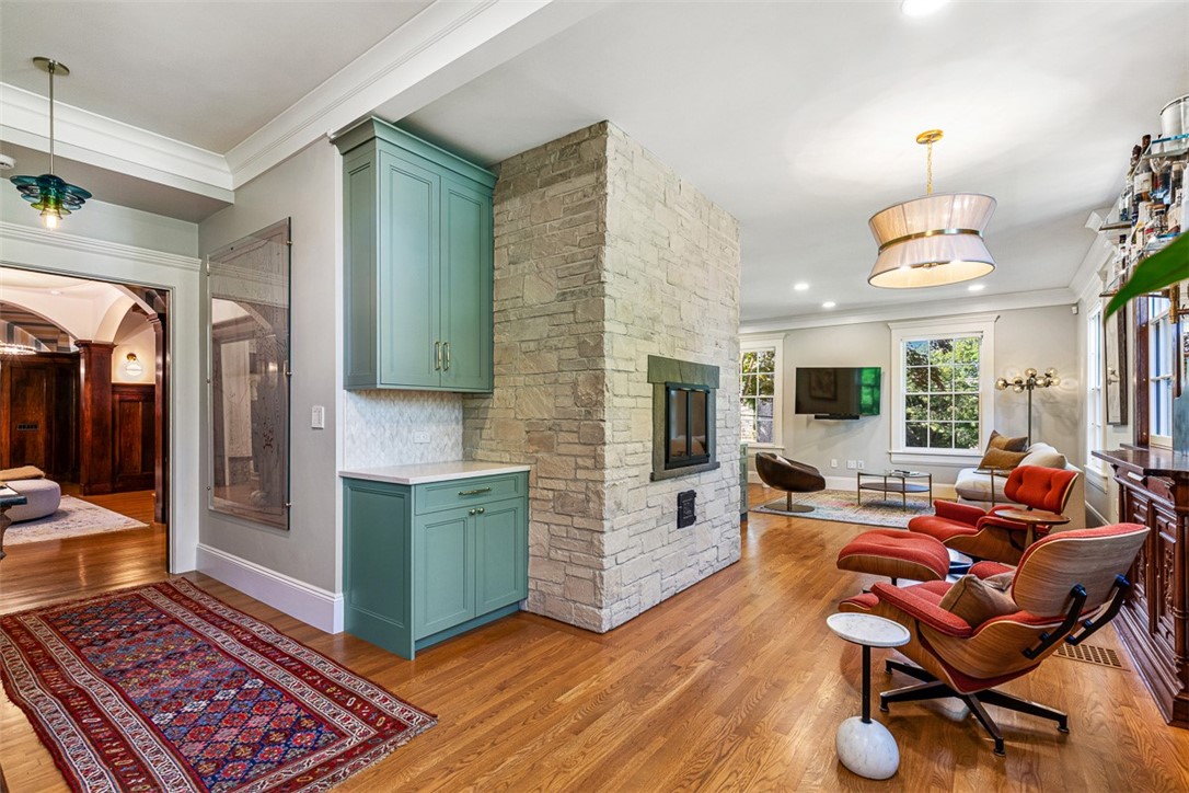 79 Clarendon Avenue