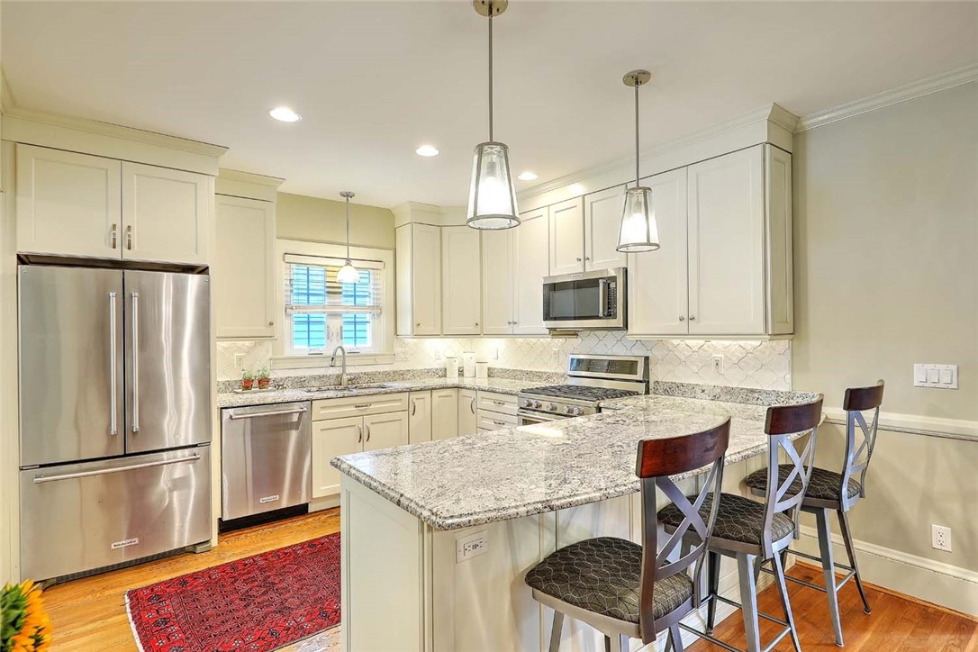 31 Clarendon Avenue