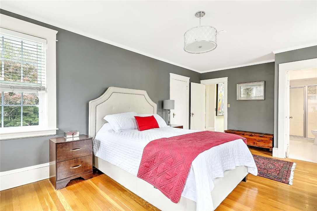 31 Clarendon Avenue