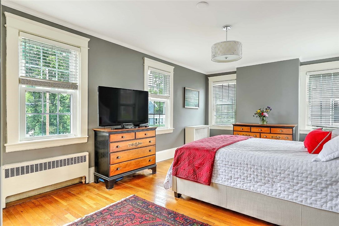 31 Clarendon Avenue
