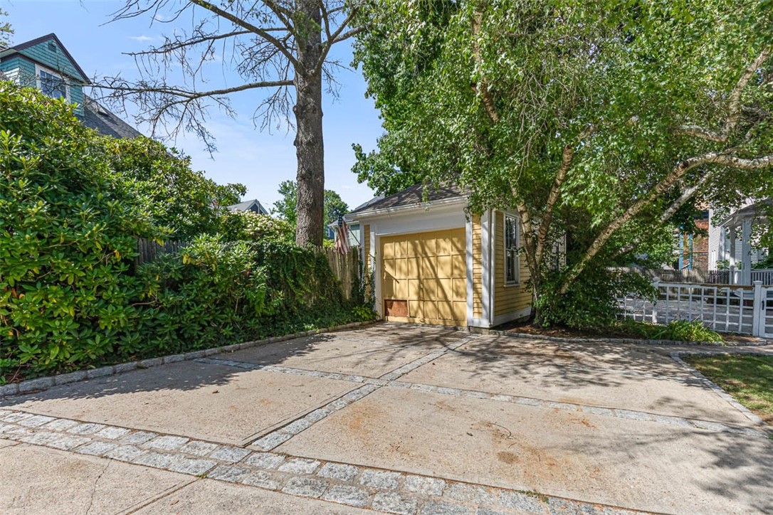 248 Morris Avenue
