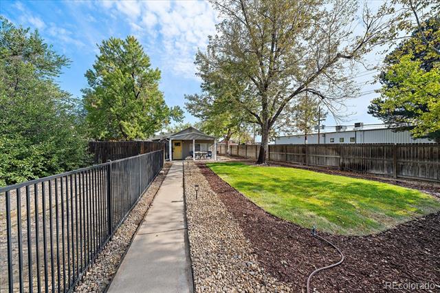 2001 W Wesley Avenue