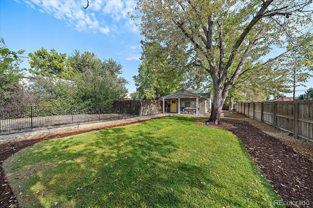2001 W Wesley Avenue