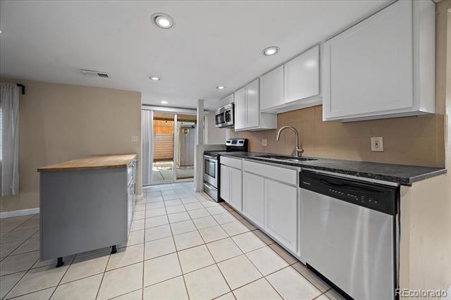 2001 W Wesley Avenue