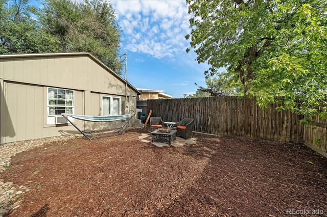 2001 W Wesley Avenue
