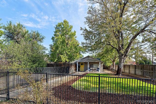 2001 W Wesley Avenue
