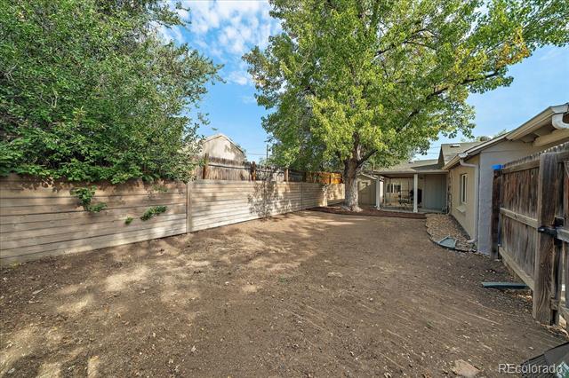 2001 W Wesley Avenue