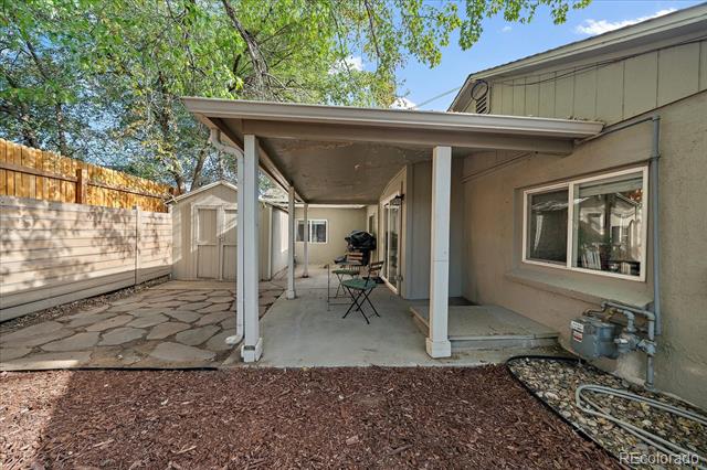 2001 W Wesley Avenue