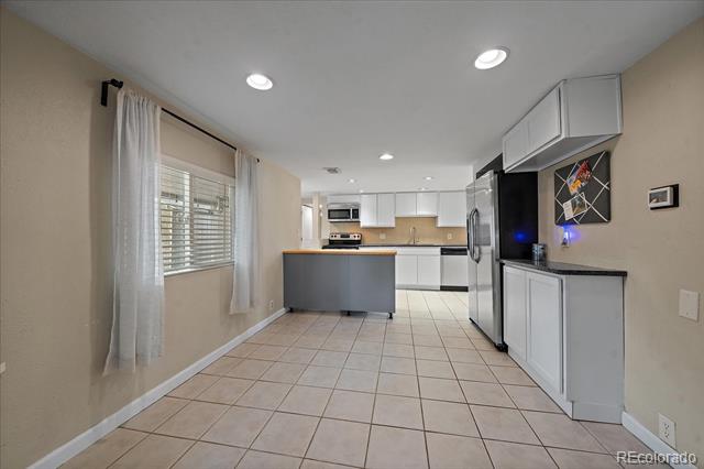 2001 W Wesley Avenue