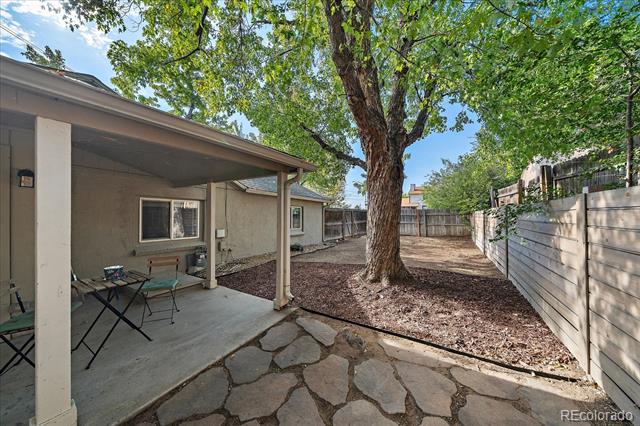 2001 W Wesley Avenue