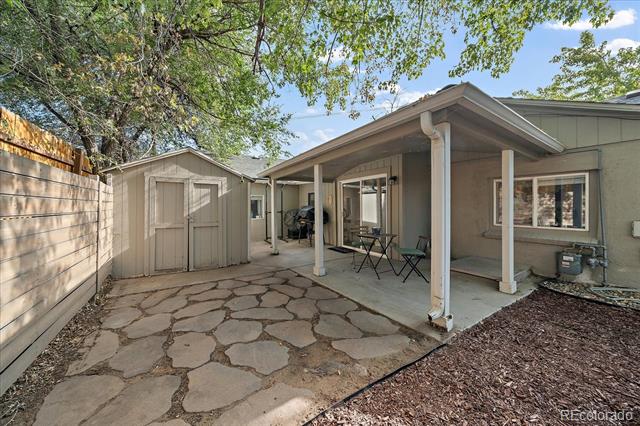 2001 W Wesley Avenue