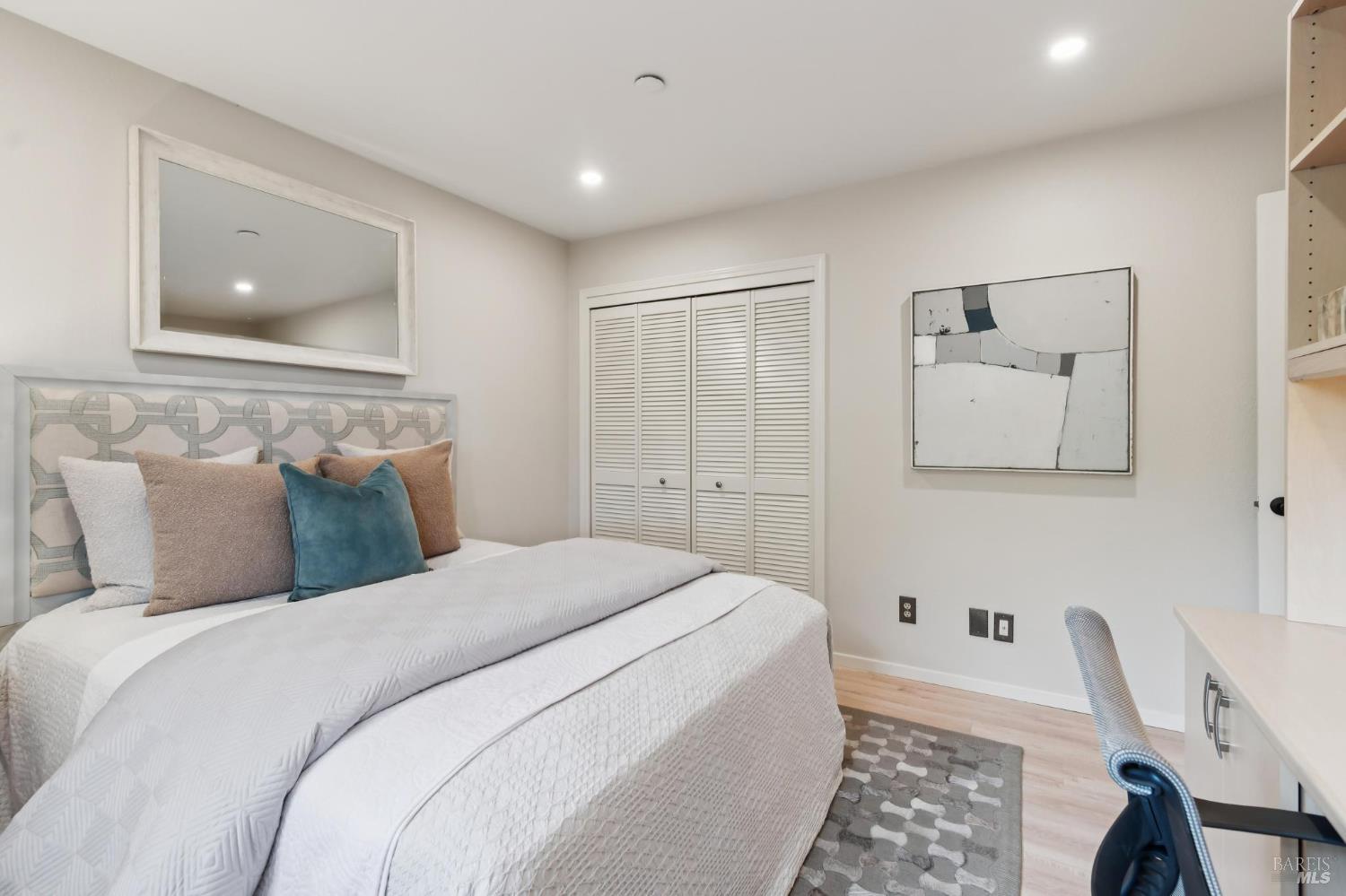 10 Tanoak Court